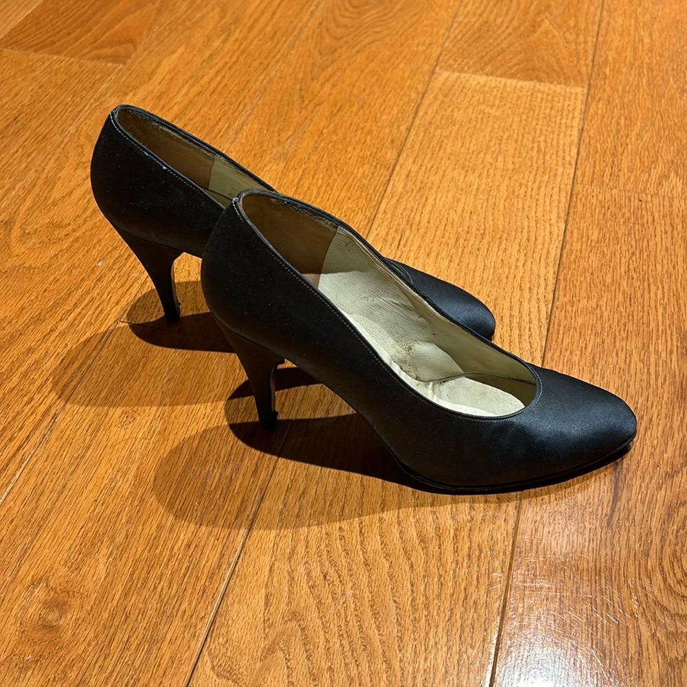 Navy satin Dior heels